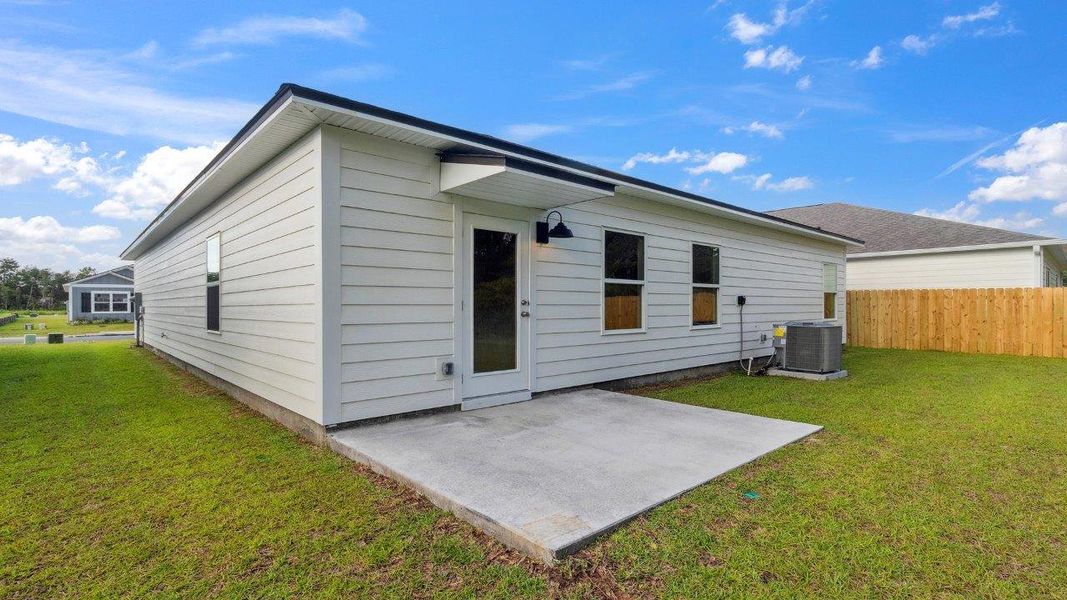 Representative exterior photo of a completed home built from the The Walker by D.R. Horton in Misting Springs, Crawfordville, FL (Image 2).