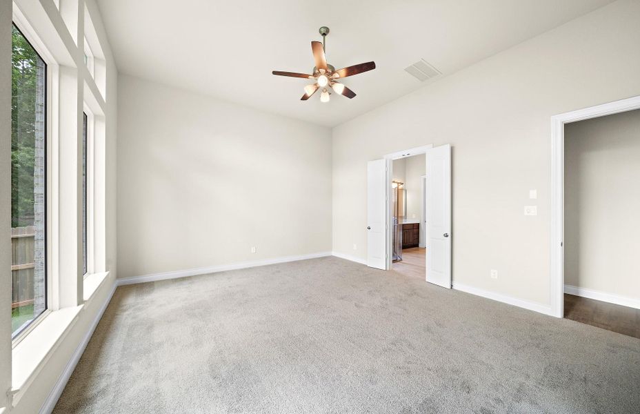 Spacious, unfurnished interior of a new home in The Woodlands Hills 65′, Willis (Image 33). Spacious, unfurnished interior of a new home in The Woodlands Hills 65′, Willis (Image 33).