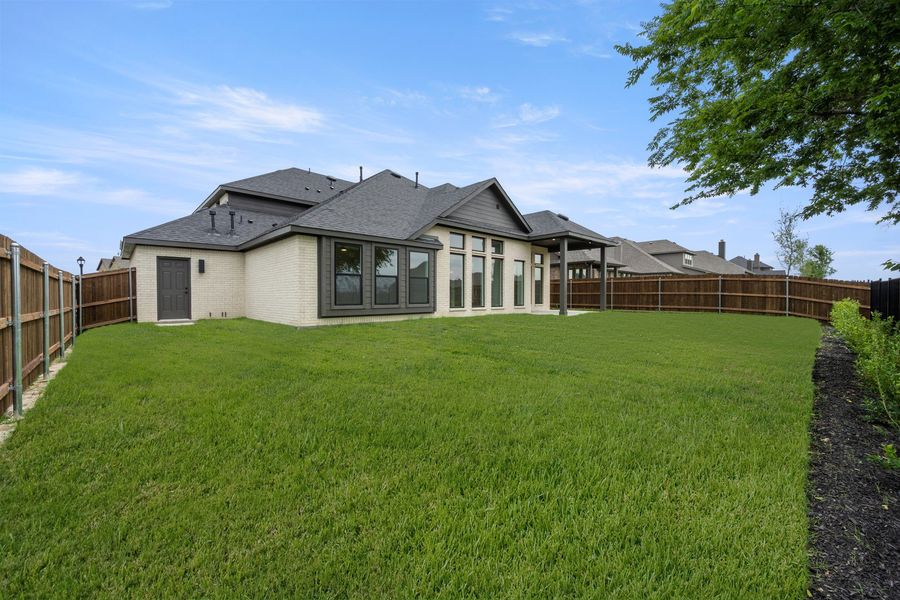 Exterior details and patio area of a home in Redden Farms, Midlothian (Image 19).