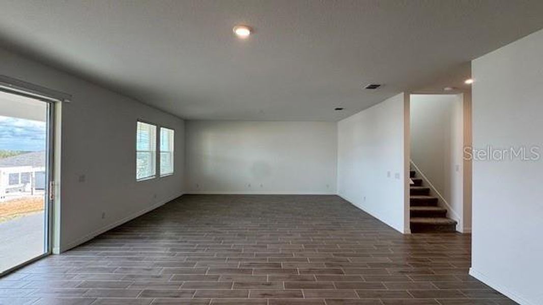 Spacious, unfurnished interior of a new home in Cypress Bluff, Groveland (Image 13).