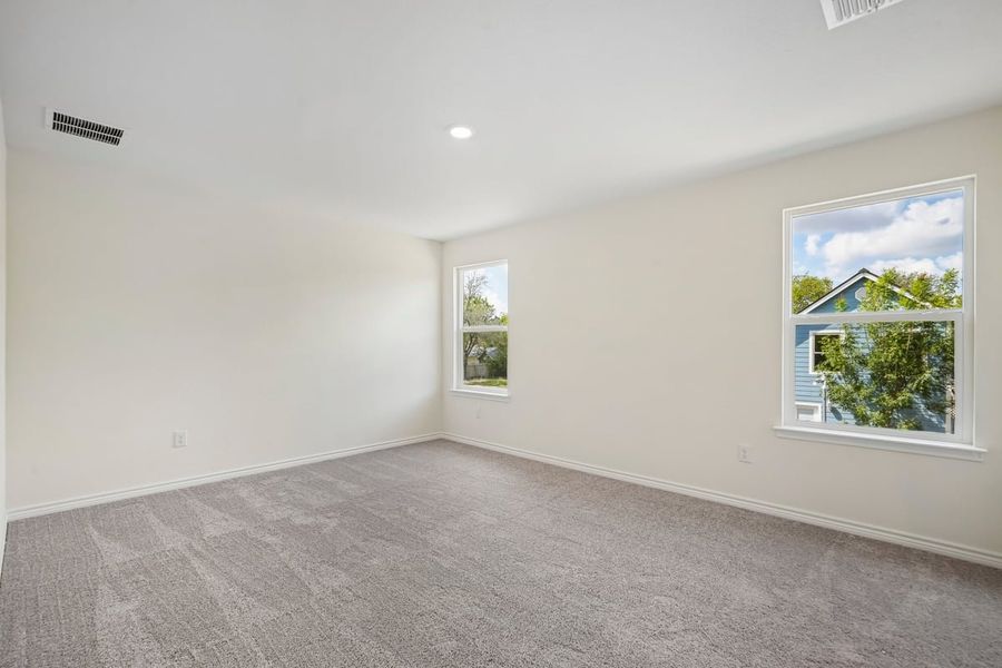 Spacious, unfurnished interior of a new home in Nagel Crossing, San Antonio (Image 19).