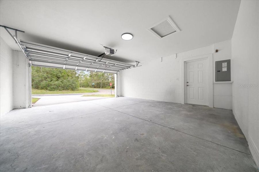 Spacious, unfurnished interior of a new home in , Citrus Springs (Image 25). Spacious, unfurnished interior of a new home in , Citrus Springs (Image 25).