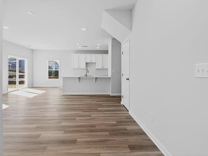 Spacious, unfurnished interior of a new home in Portrait Hills, Aiken (Image 11).
