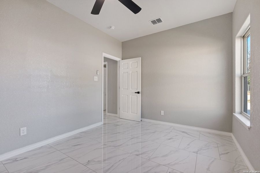 Spacious, unfurnished interior of a new home in , Poteet (Image 24).