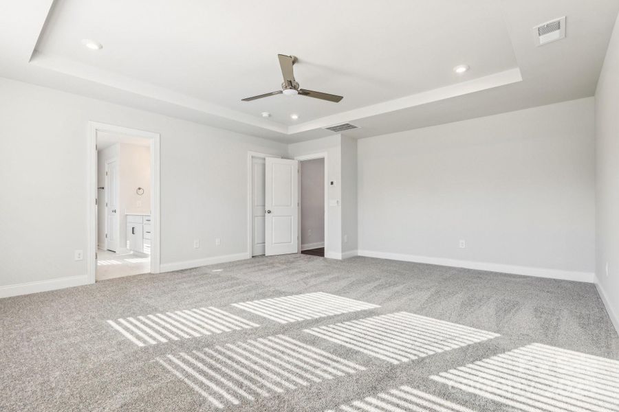 Spacious, unfurnished interior of a new home in Glenhurst, Matthews (Image 19).