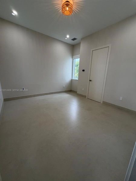 Spacious, unfurnished interior of a new home in , Miami (Image 14).