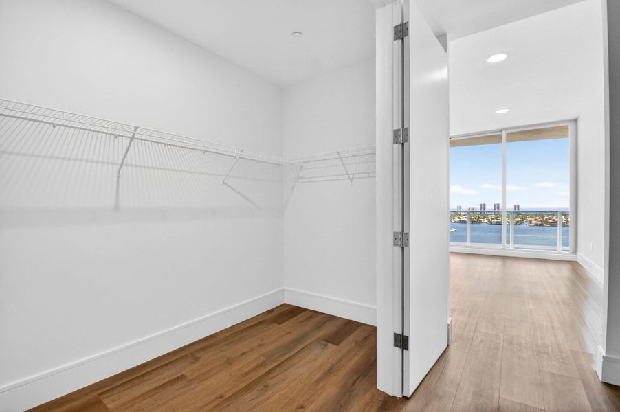 Walk in closet
