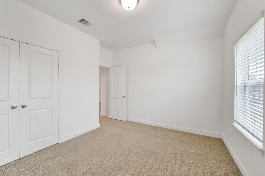 Spacious, unfurnished interior of a new home in Mavera, Conroe (Image 40).