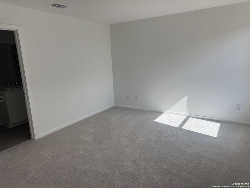 Spacious, unfurnished interior of a new home in Kyndwood: Cottage Collection, New Braunfels (Image 7). Spacious, unfurnished interior of a new home in Kyndwood: Cottage Collection, New Braunfels (Image 7).