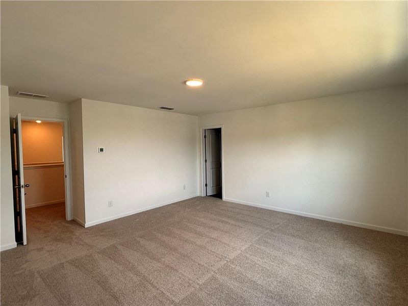 Spacious, unfurnished interior of a new home in Leydenview, Mableton (Image 40).