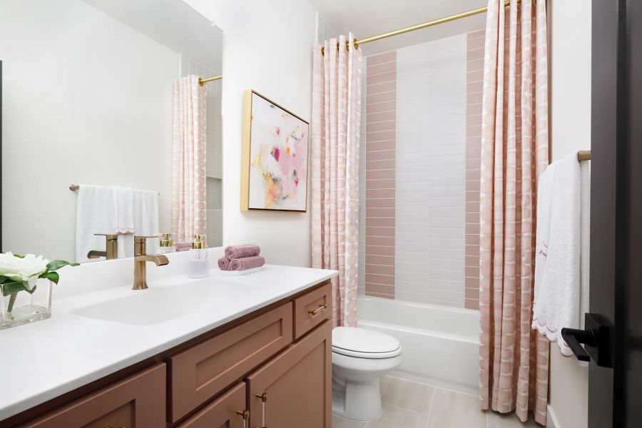 Tegan Full Bathroom