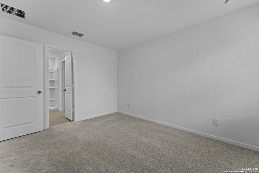 Spacious, unfurnished interior of a new home in Torian Village: Belmar Collection, San Antonio (Image 20).