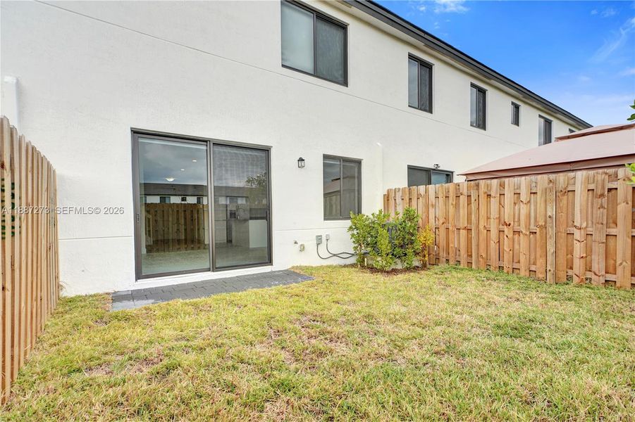 Exterior details and patio area of a home in , Homestead (Image 20).