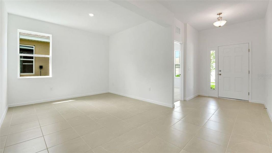 Spacious, unfurnished interior of a new home in Annabelle Estates, Lake Wales (Image 22).