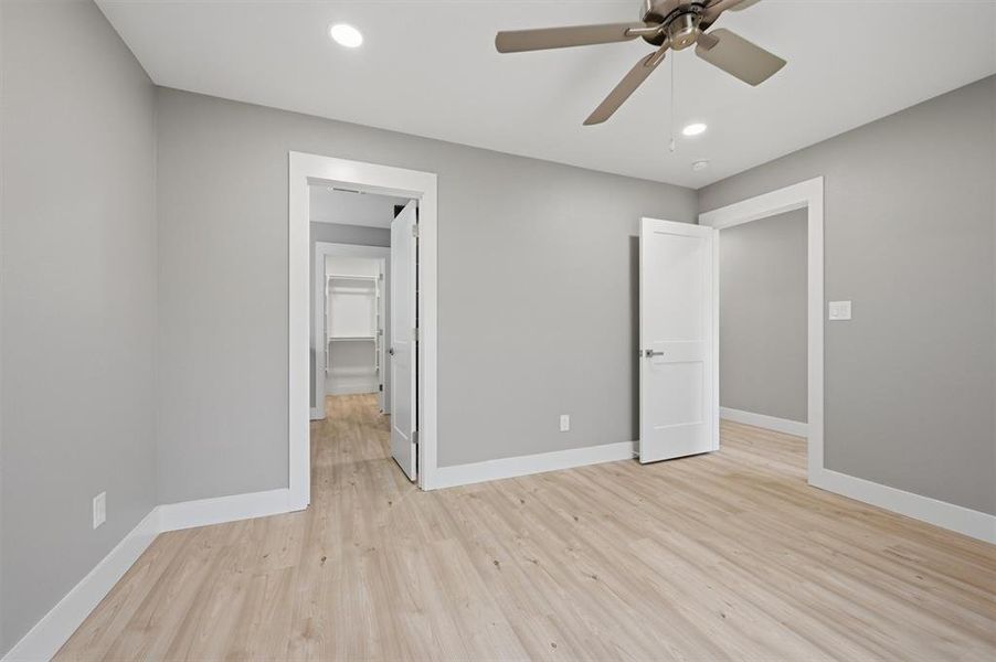 Spacious, unfurnished interior of a new home in , Sherman (Image 21).