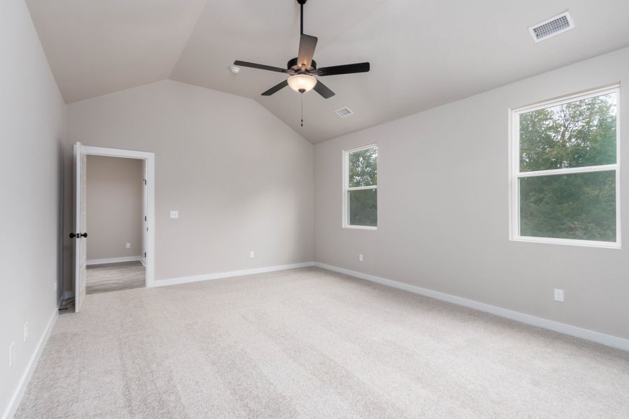 Representative unfurnished interior of a home built from the Sitka by Nason Homes in Brady Estates, Murfreesboro (Image 25).