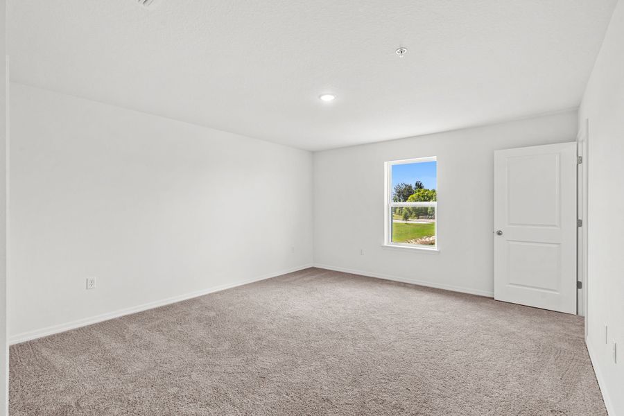 Spacious, unfurnished interior of a new home in Shenandoah Reserve, Orlando (Image 26).