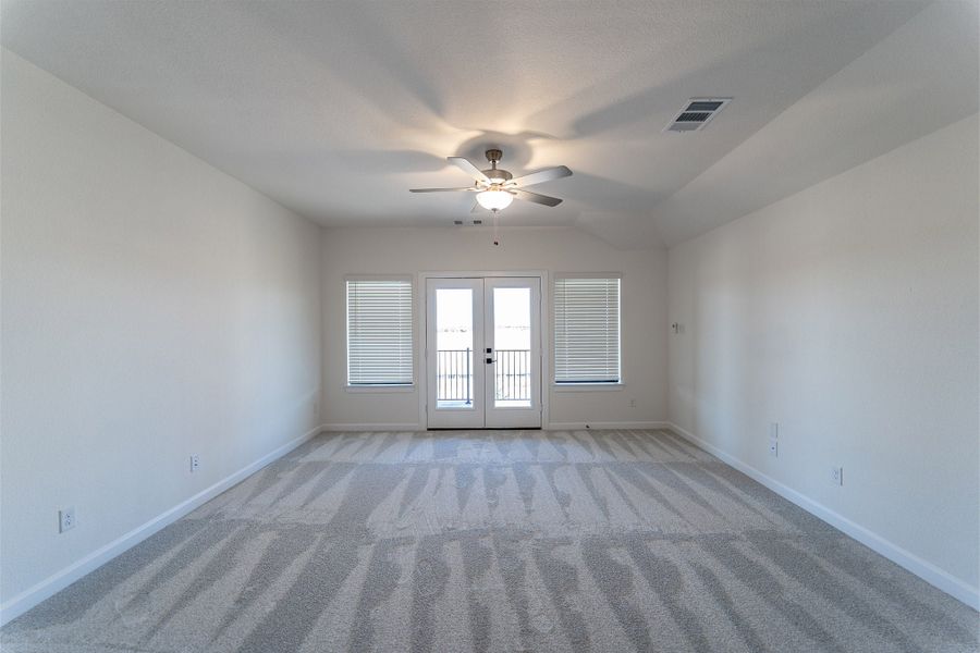 Spacious, unfurnished interior of a new home in Sonoma Verde, Rockwall (Image 51).