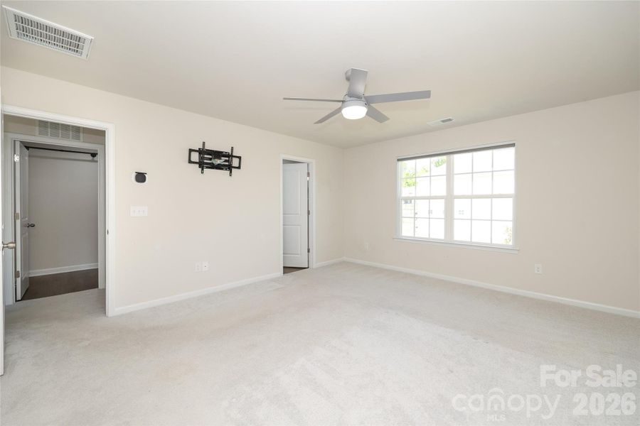 Spacious, unfurnished interior of a new home in , Mooresville (Image 36).