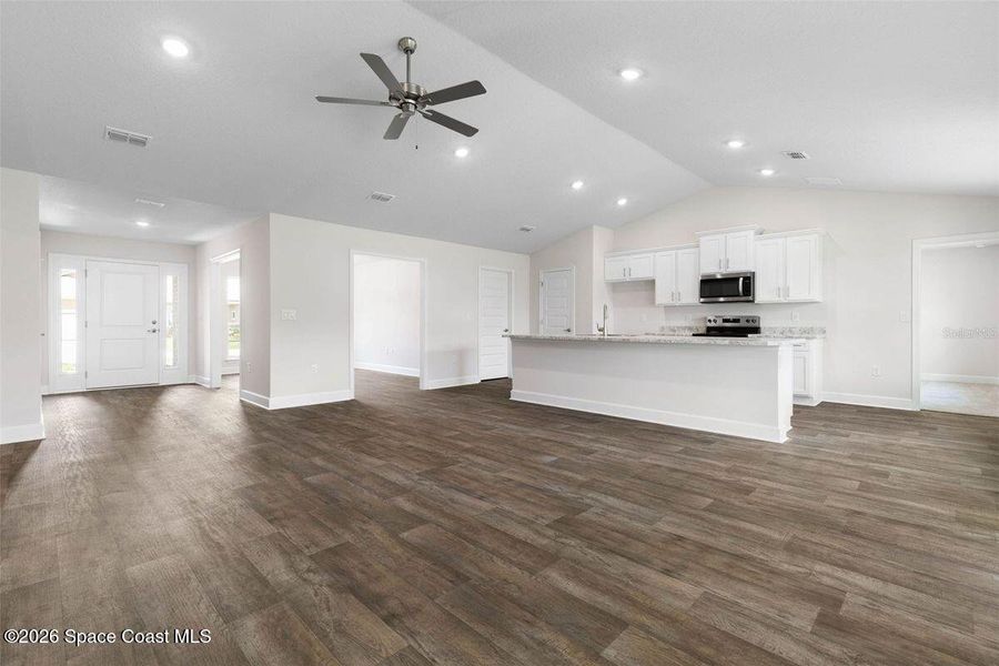 Spacious, unfurnished interior of a new home in Palm Bay, Palm Bay (Image 11).