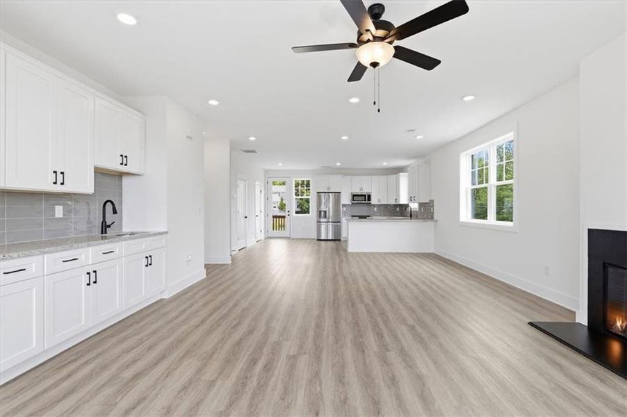 Spacious, unfurnished interior of a new home in , Atlanta (Image 31).