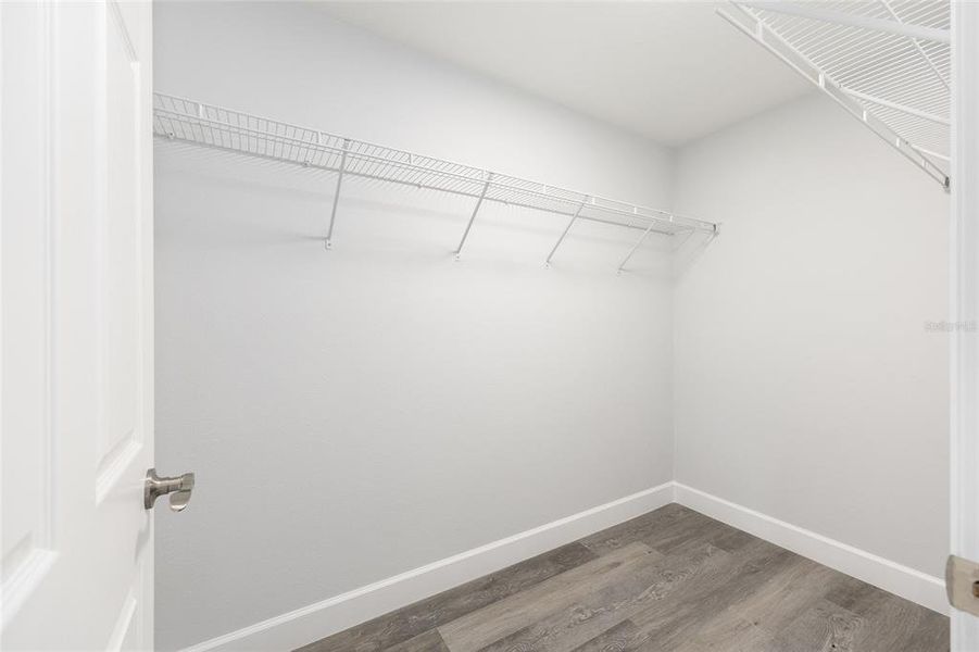 Spacious, unfurnished interior of a new home in , Dunnellon (Image 25).