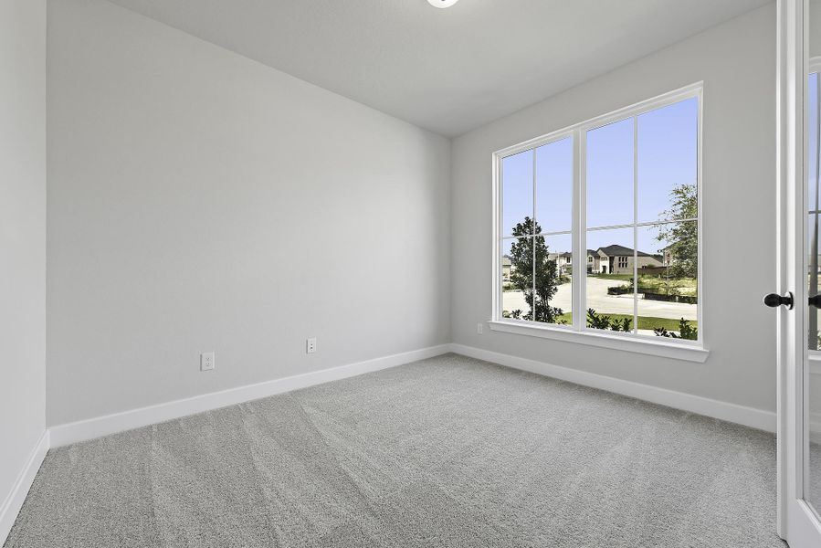 Spacious, unfurnished interior of a new home in The Trails, New Caney (Image 14).