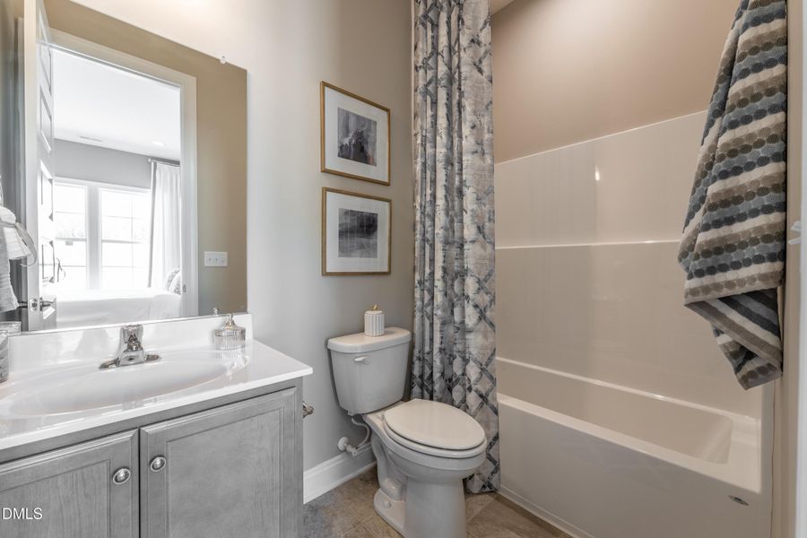 11 HHHunt Homes Retreat Bath 2