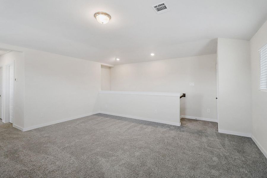 Spacious, unfurnished interior of a new home in Heights of Barbers Hill, Baytown (Image 13).