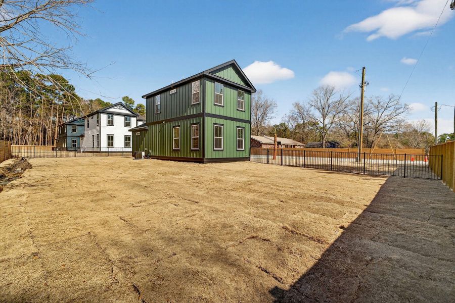 Exterior details and patio area of a home in , Summerville (Image 38).