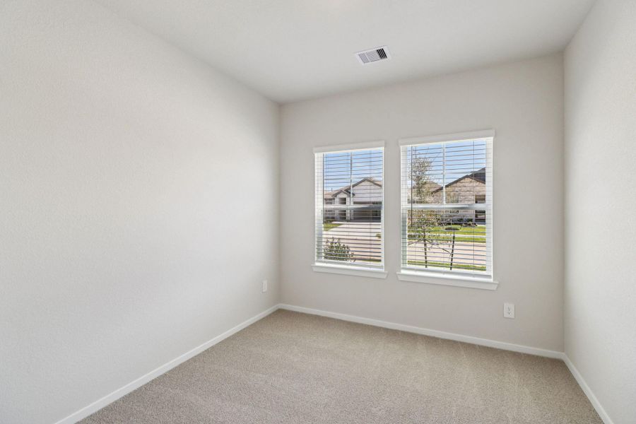 Photo is for illustrative purposes only and may not reflect the exact listing.