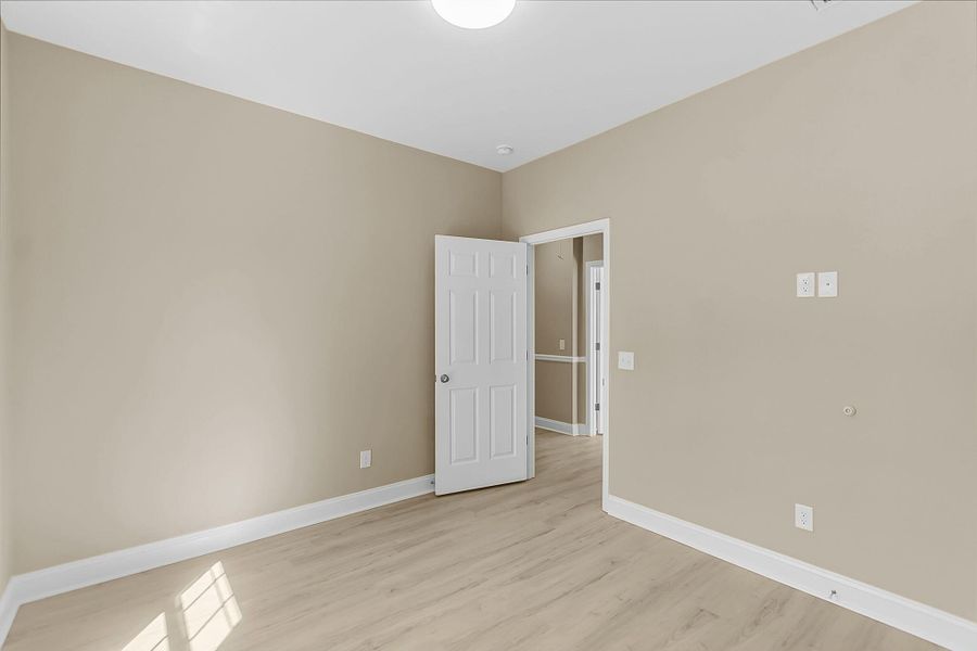 Spacious, unfurnished interior of a new home in , Round O (Image 35).