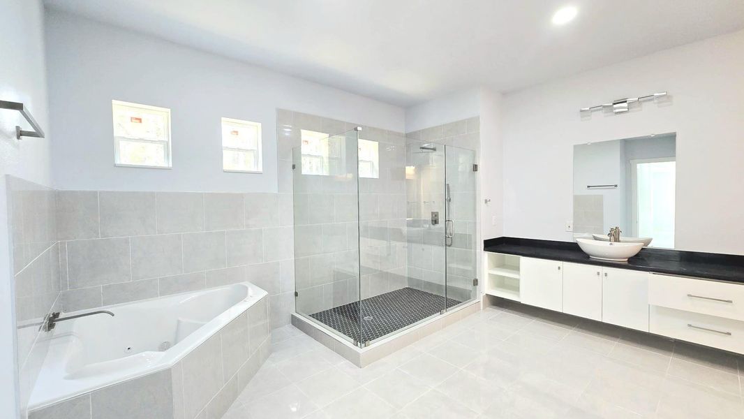 jetted tub of en suit of primary bedroom jetted tub of en suit of primary bedroom