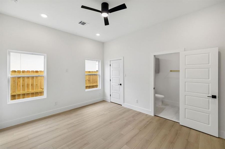 Spacious, unfurnished interior of a new home in , Dallas (Image 16).