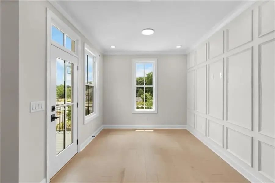 Spacious, unfurnished interior of a new home in Park Walke, Alpharetta (Image 41).