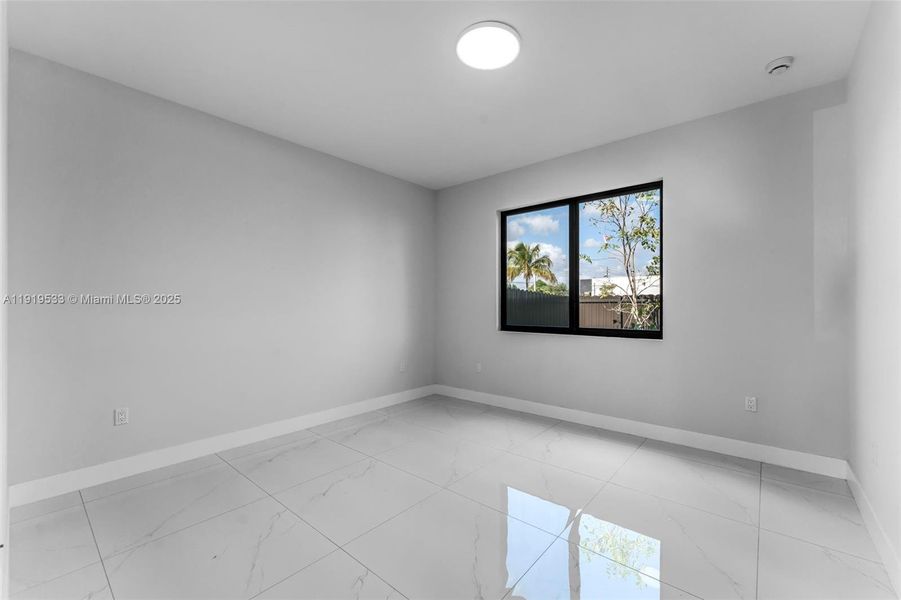 Spacious, unfurnished interior of a new home in , Miami (Image 18).