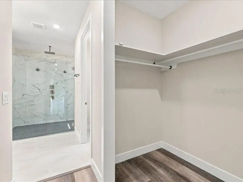 Spacious, unfurnished interior of a new home in , Winter Haven (Image 42).