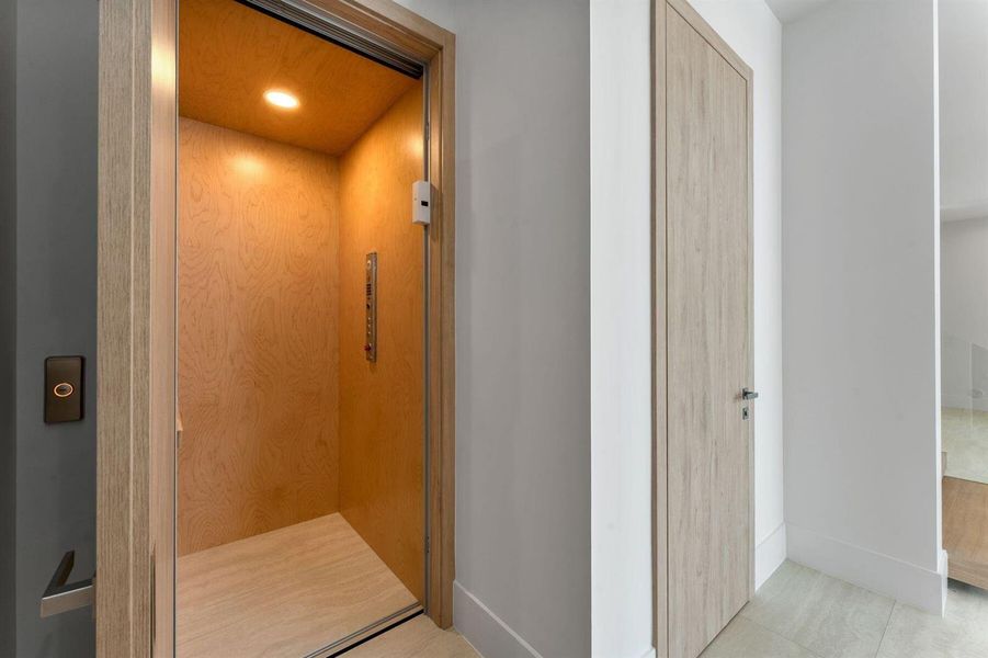 2400 Barcelona Dr_1oakstudios_62