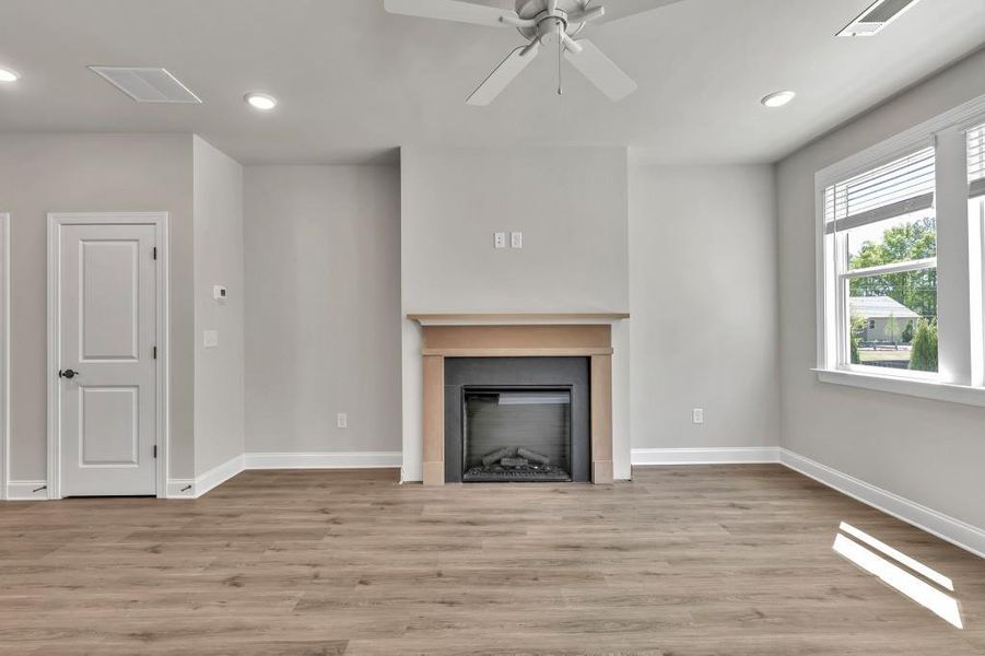 Spacious, unfurnished interior of a new home in , Lawrenceville (Image 18).