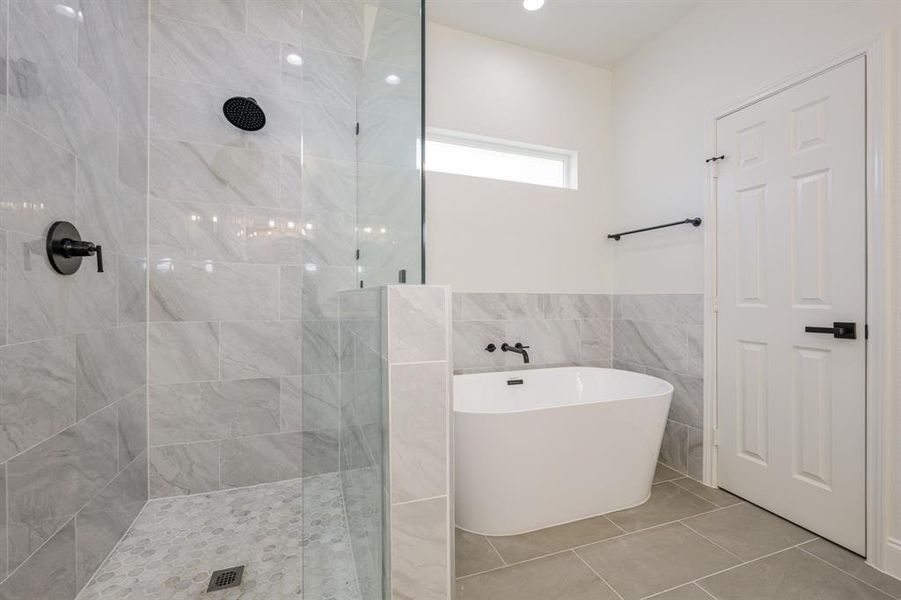 Furnished interior view inside a new home in , Terrell (Image 7).