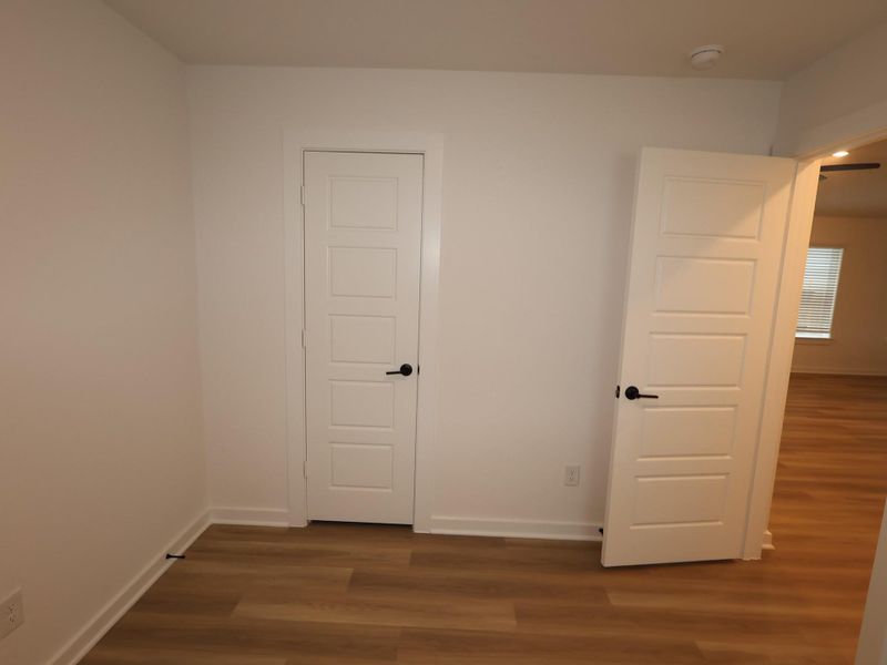 Spacious, unfurnished interior of a new home in Summerview, Fulshear (Image 7).