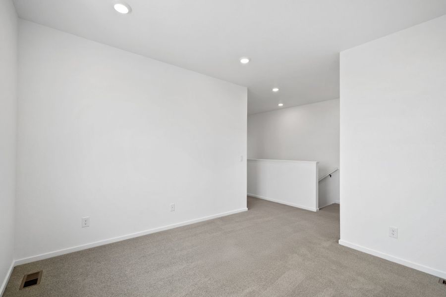 Spacious, unfurnished interior of a new home in Independence, Elizabeth (Image 26).