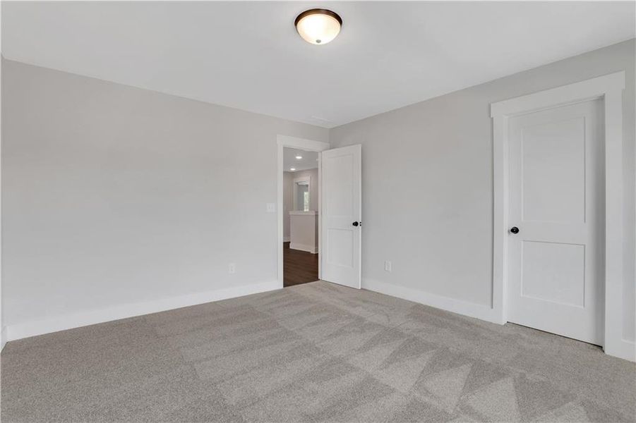 Spacious, unfurnished interior of a new home in Twin Lakes, Hoschton (Image 40). Spacious, unfurnished interior of a new home in Twin Lakes, Hoschton (Image 40).