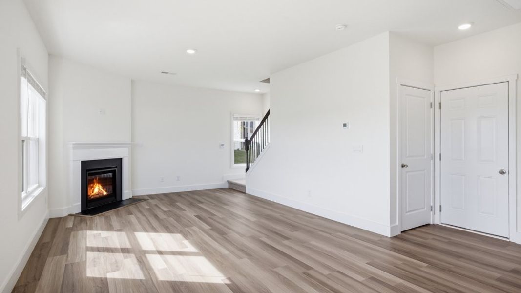 Spacious, unfurnished interior of a new home in Millstone Village, Morristown (Image 24).