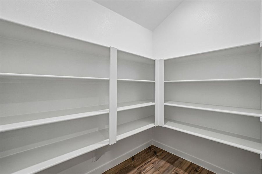 Spacious, unfurnished interior of a new home in Middlefield Village, Dallas (Image 35).