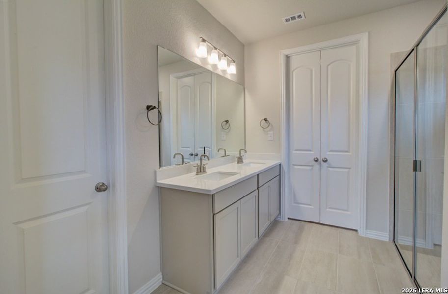 Furnished interior view inside a new home in Stream Waters, Seguin (Image 11).