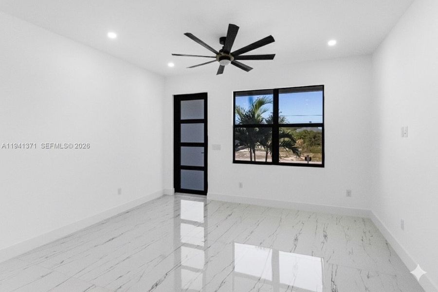 Spacious, unfurnished interior of a new home in , Lehigh Acres (Image 21).