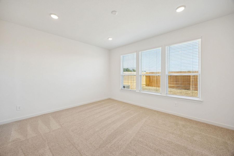 Spacious, unfurnished interior of a new home in Montgomery Bend, Montgomery (Image 20).