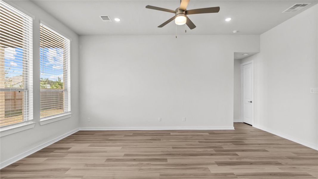 Spacious, unfurnished interior of a new home in , Conroe (Image 16). Spacious, unfurnished interior of a new home in , Conroe (Image 16).