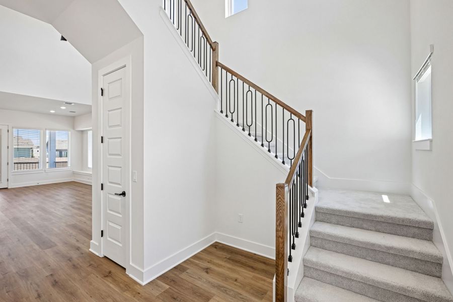 Spacious, unfurnished interior of a new home in Easton Park, Austin (Image 20). Spacious, unfurnished interior of a new home in Easton Park, Austin (Image 20).